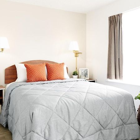 Intown Suites Extended Stay Lewisville Tx Valley View Dr Bagian luar foto