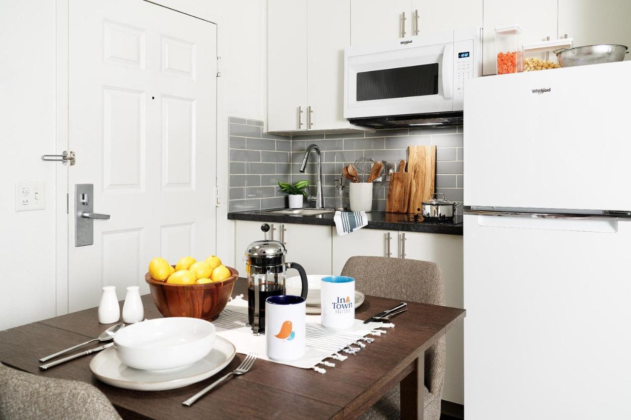 Intown Suites Extended Stay Lewisville Tx Valley View Dr Bagian luar foto